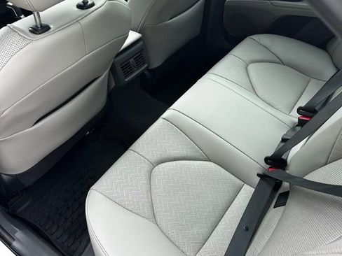 Used 2022 Toyota Camry XLE w/ Navigation Package FWD image 16