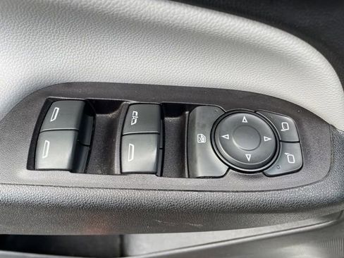 Used 2019 Chevrolet Equinox LT image 4