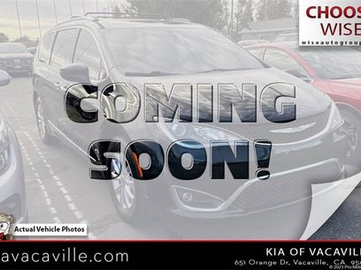 Used 2018 Chrysler Pacifica Touring-L