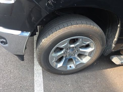 Used 2019 RAM 1500 Big Horn AWD/4WD image 4