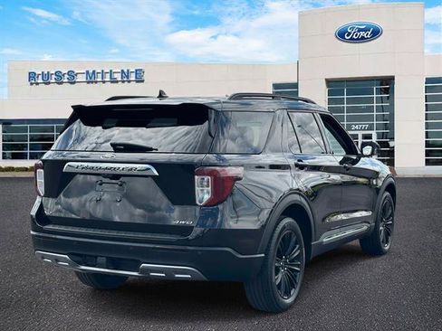 Used 2023 Ford Explorer XLT w/ Equipment Group 202A AWD/4WD image 4