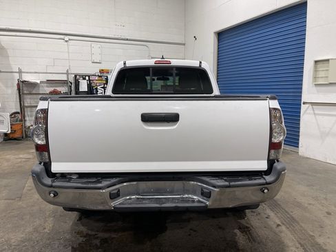 Used 2014 Toyota Tacoma 4x4 Access Cab V6 image 5