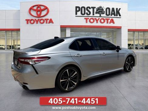 Used 2019 Toyota Camry XSE FWD image 9