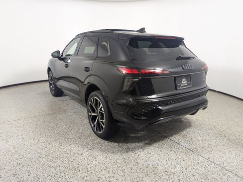 Certified 2026 Audi Q3 quattro 2.0T AWD/4WD image 6