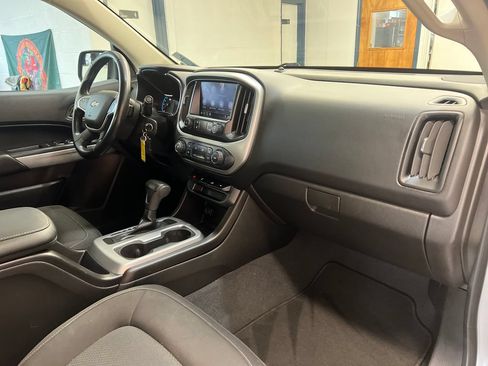 Used 2019 Chevrolet Colorado LT AWD/4WD image 39