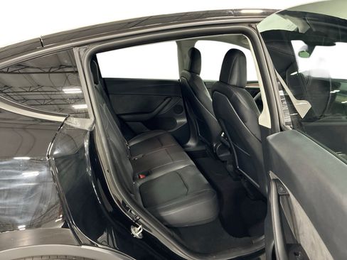 Certified 2023 Tesla Model Y Long Range AWD/4WD image 11