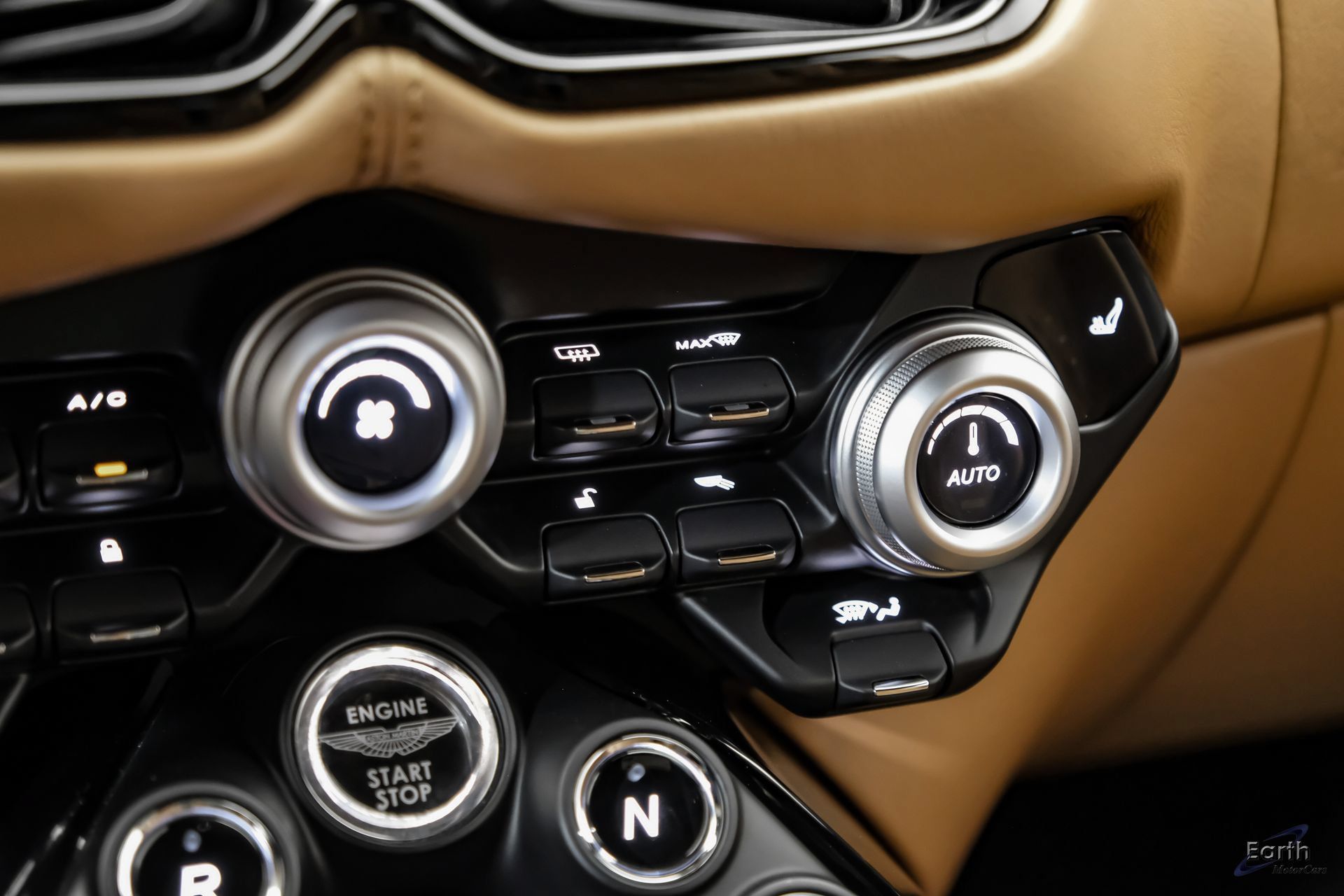 Used 2020 Aston Martin V8 Vantage Coupe RWD image 78
