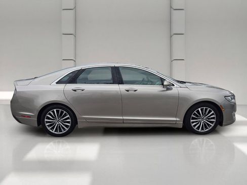 Used 2019 Lincoln MKZ Reserve FWD image 4