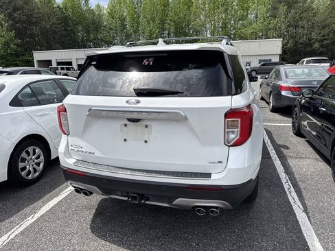 Used 2020 Ford Explorer Platinum w/ Premium Technology Package image 13