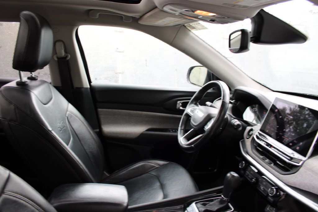 Used 2022 Jeep Compass Latitude w/ Sun and Sound Group AWD/4WD image 20