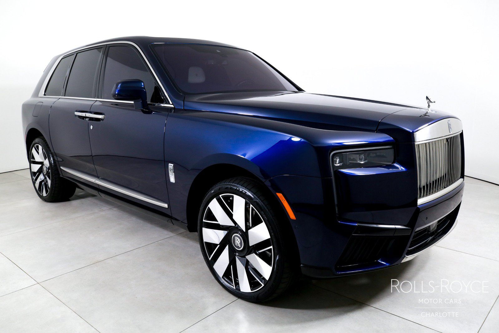 Certified 2025 Rolls-Royce Cullinan AWD/4WD image 6