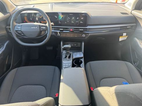 New 2026 Kia Sportage LX w/ LX Convenience Package FWD image 11
