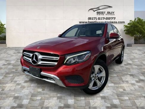 Used 2018 Mercedes-Benz GLC 300 4MATIC w/ Premium Package image 3