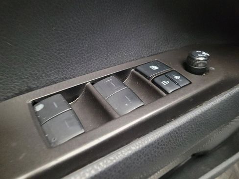 Used 2021 Toyota Camry SE image 27