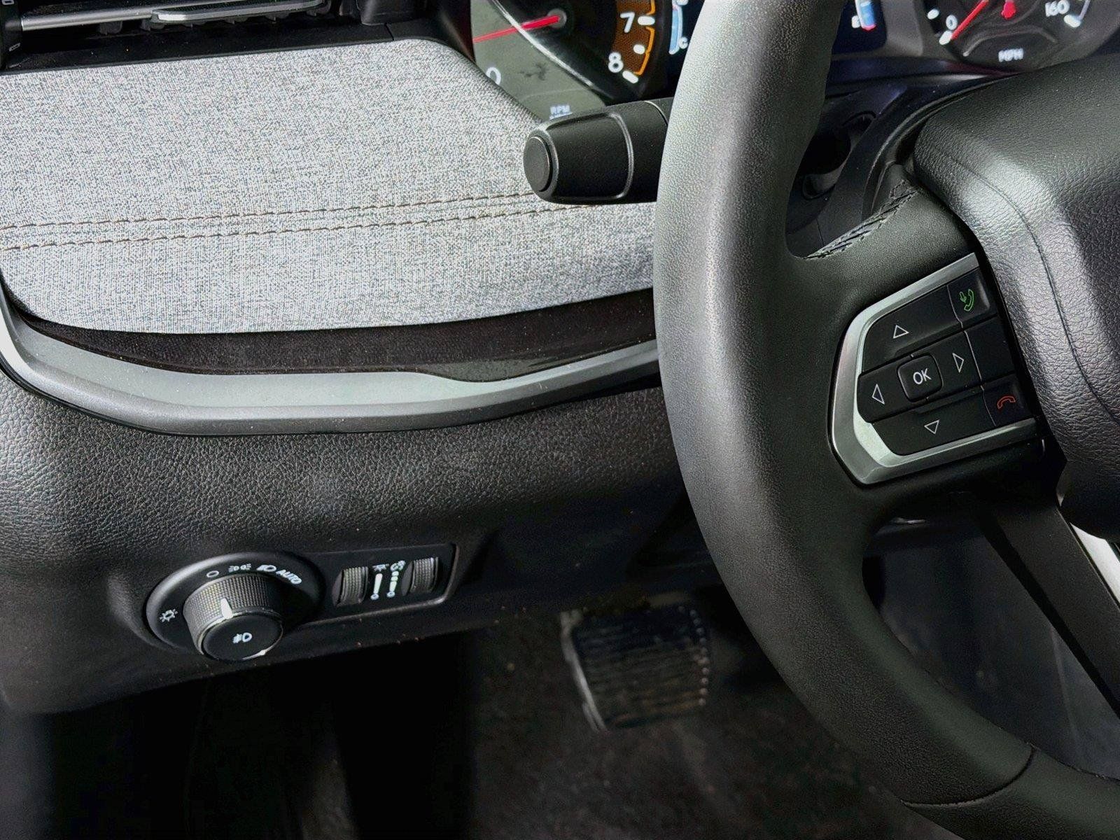 Used 2023 Jeep Compass Latitude w/ Sun and Sound Group AWD/4WD image 17
