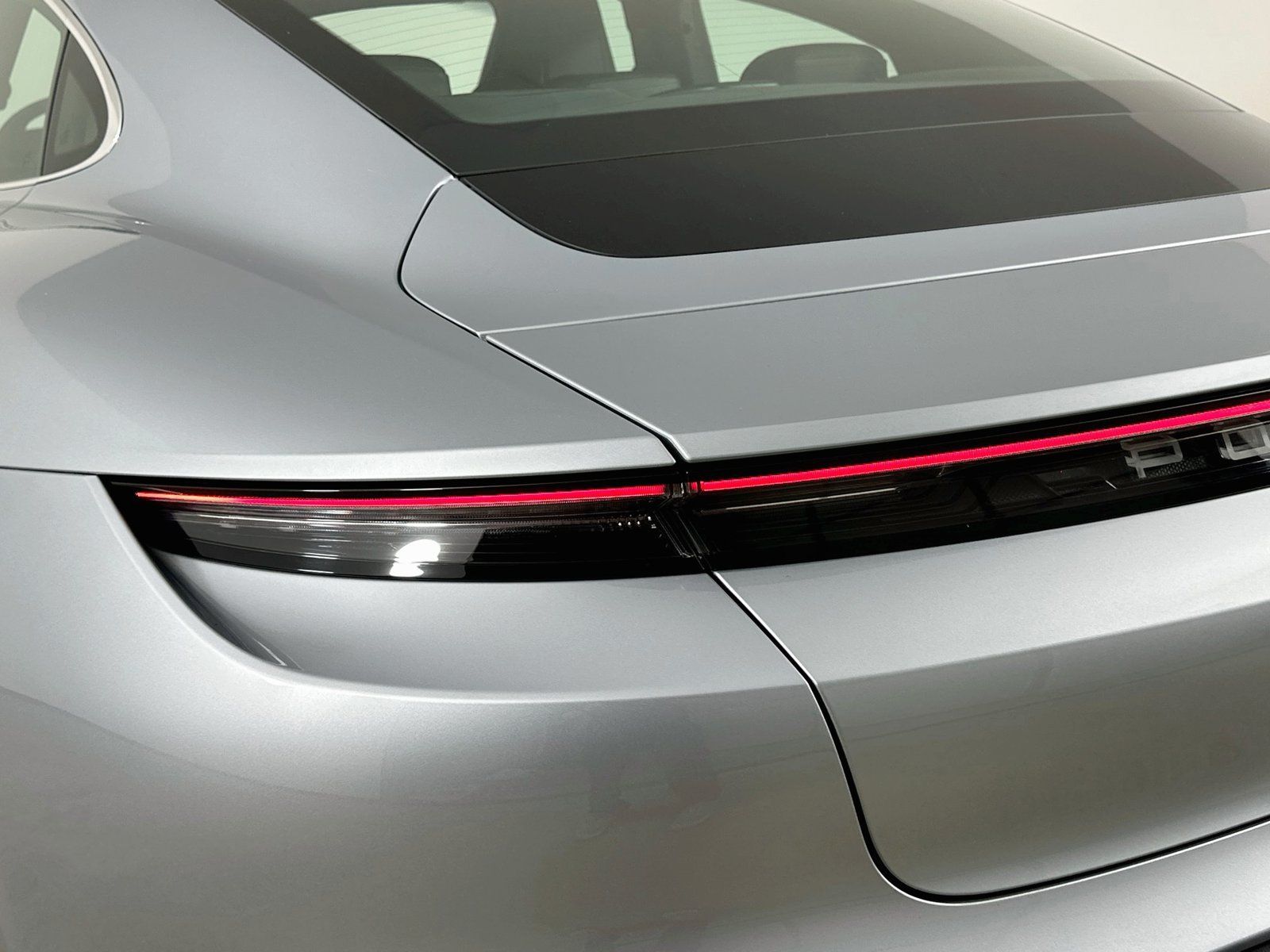 Used 2021 Porsche Taycan 4S w/ Premium Package AWD/4WD image 12