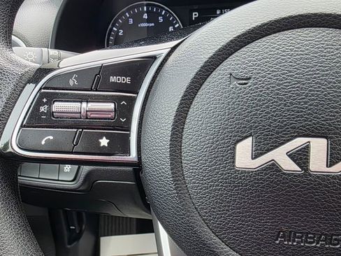 Used 2023 Kia Forte LXS image 29