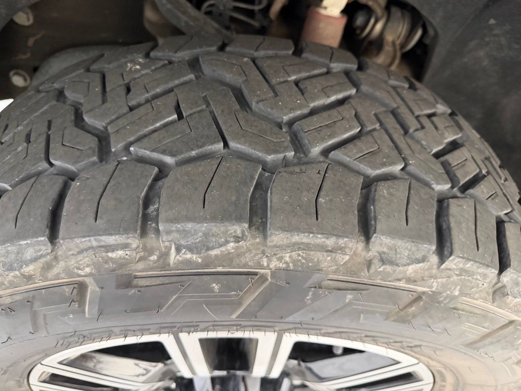 Used 2023 GMC Sierra 2500 AT4 w/ Gooseneck/5TH Wheel Package AWD/4WD image 8