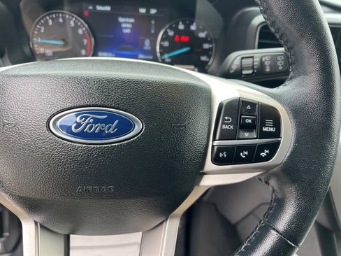 Used 2022 Ford Explorer XLT w/ Equipment Group 202A image 29