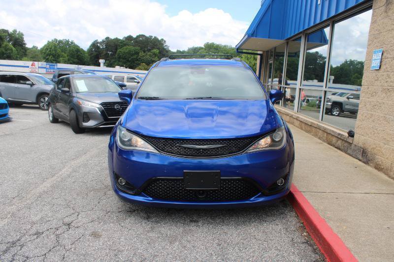 Used 2019 Chrysler Pacifica Touring-L w/ Advanced Safetytec Group FWD image 2