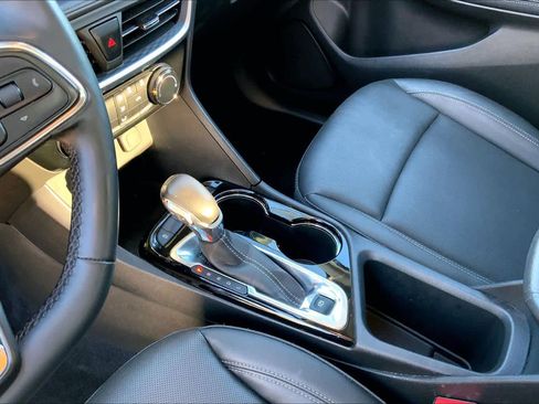 Used 2024 Buick Encore GX Sport Touring image 16