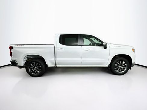 Used 2024 Chevrolet Silverado 1500 LT AWD/4WD image 10