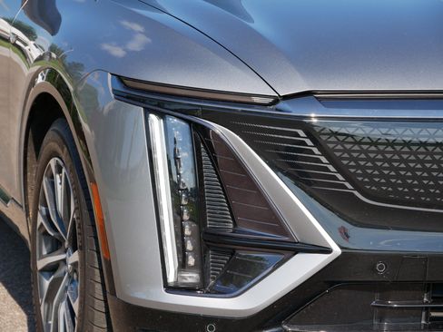 Certified 2024 Cadillac Lyriq Sport w/ LPO, Floor Liner Package AWD/4WD image 14