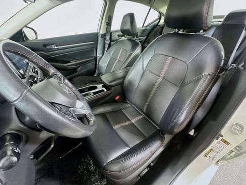 Used 2024 Nissan Altima 2.5 SR FWD image 14