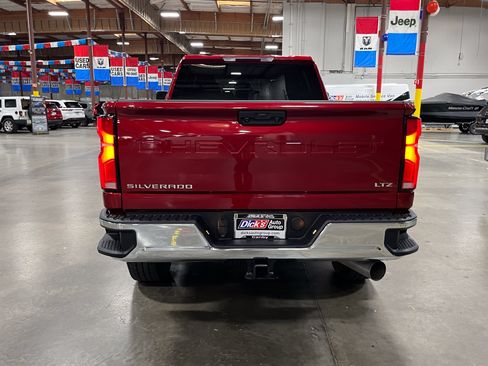 Used 2025 Chevrolet Silverado 3500 LTZ AWD/4WD image 7