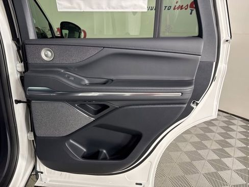 New 2025 Lincoln Navigator Reserve w/ Jet Appearance Package image 25