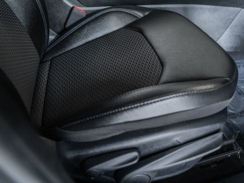 Used 2025 Jeep Compass Latitude w/ Sun & Sound Group image 41