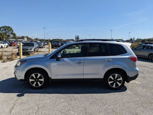 Used 2018 Subaru Forester 2.5i Premium w/ All-Weather Package image 6