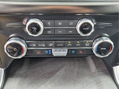 Certified 2023 Ford F150 Platinum w/ Equipment Group 701A High AWD/4WD image 18