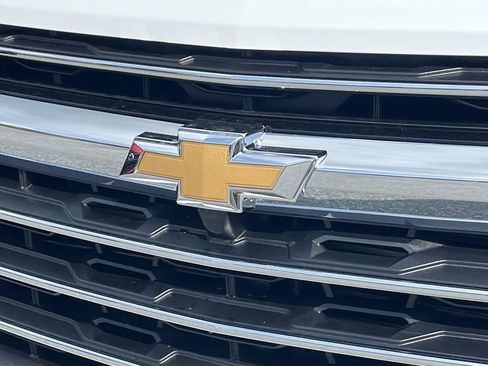 New 2025 Chevrolet Traverse LT image 33