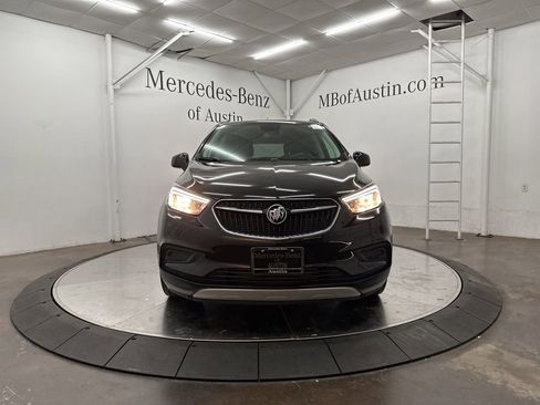 Used 2022 Buick Encore Preferred image 2