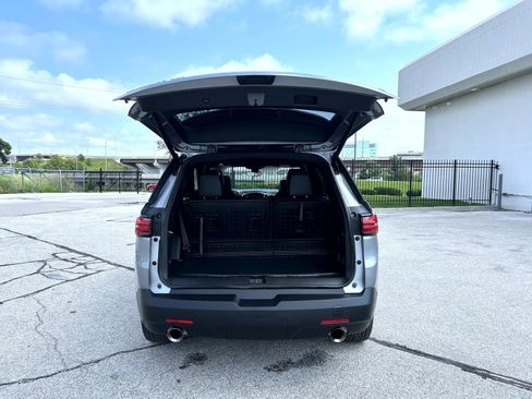 Certified 2023 Chevrolet Traverse LT w/ LT Premium Package AWD/4WD image 24