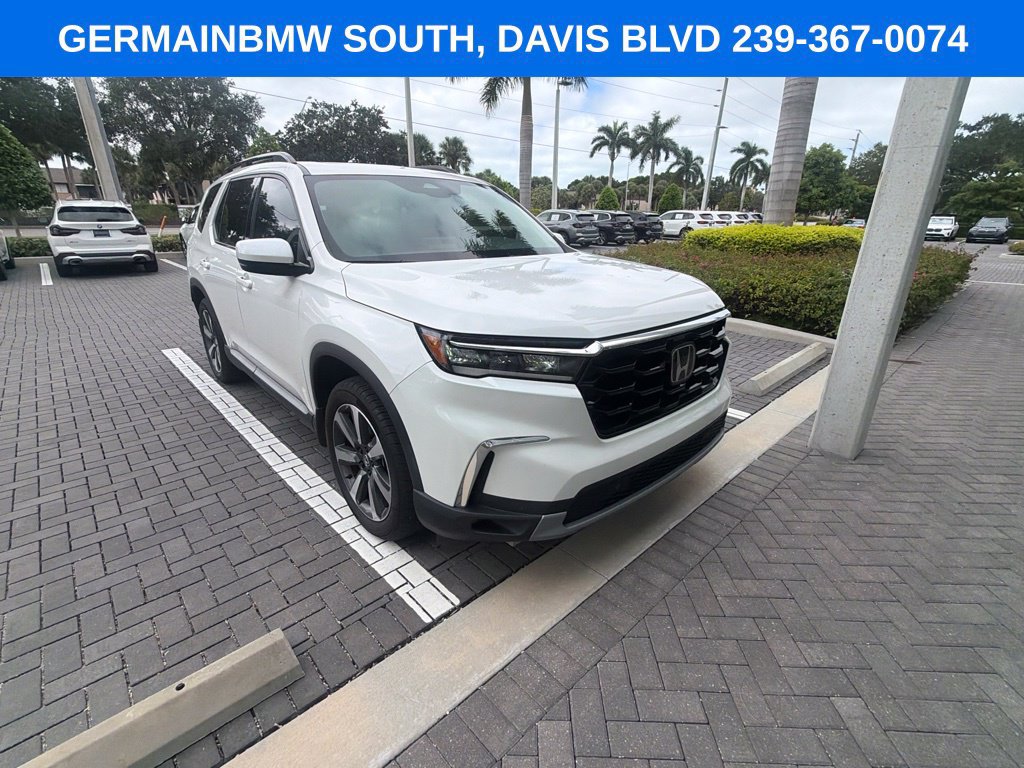 Used 2025 Honda Pilot Touring image 2