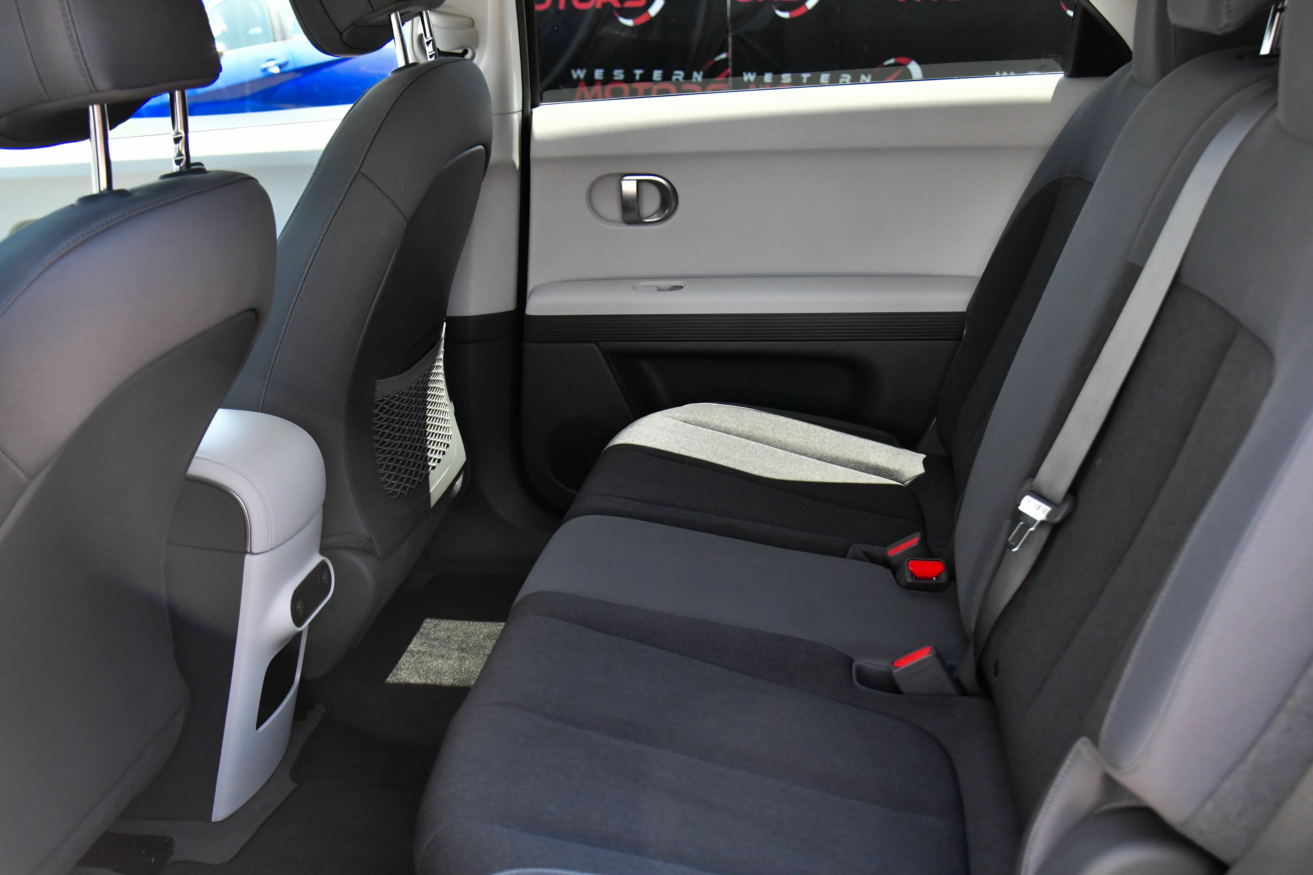 Used 2024 Hyundai Ioniq 5 SE RWD image 37