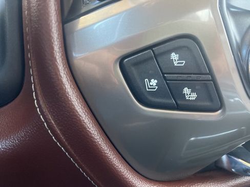 Used 2018 Chevrolet Silverado 2500 High Country w/ Duramax Plus Package image 17