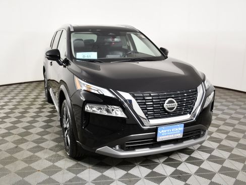 Used 2021 Nissan Rogue SL AWD/4WD image 3