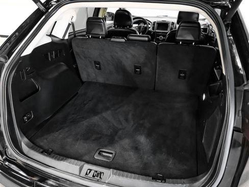 Used 2019 Ford Edge Titanium image 62