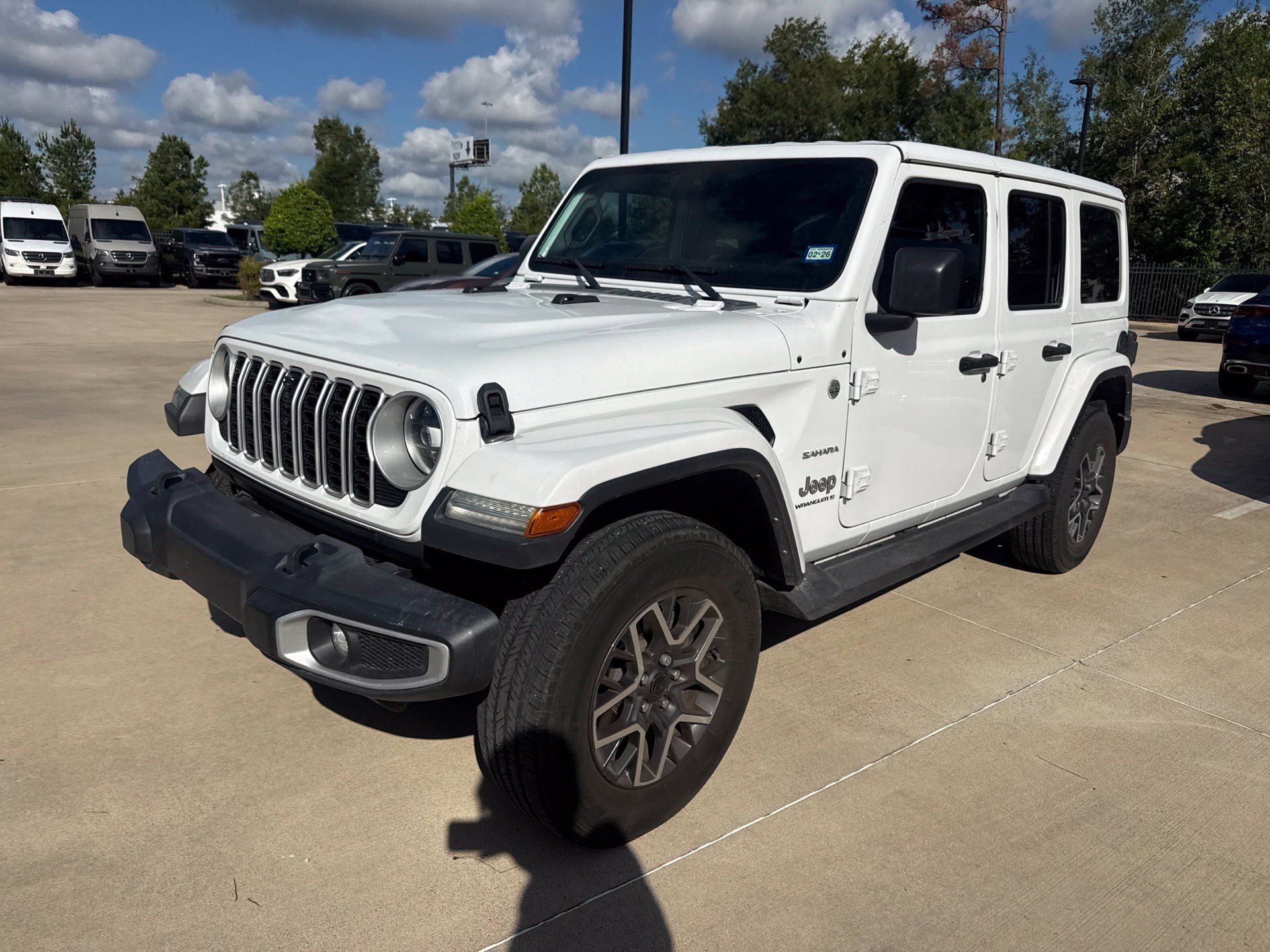 Used 2024 Jeep Wrangler Unlimited Sahara w/ Technology Group AWD/4WD image 8