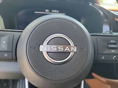 Used 2022 Nissan Pathfinder Platinum w/ Cargo Package FWD image 24