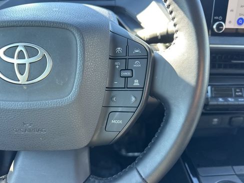 Used 2024 Toyota Prius LE FWD image 14