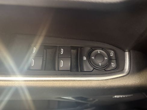 Used 2024 Chevrolet Silverado 1500 LT Trail Boss w/ Convenience Package II AWD/4WD image 9