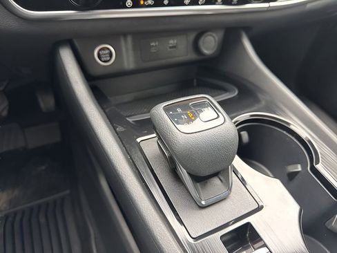 Used 2023 Nissan Rogue SV w/ SV Premium Package image 17