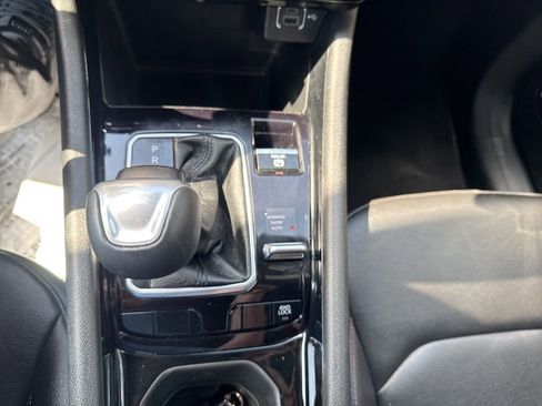 Used 2024 Jeep Compass Limited image 15