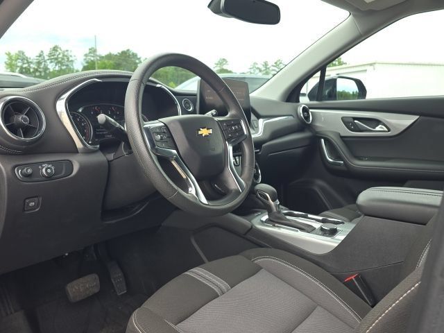 Used 2024 Chevrolet Blazer LT w/ Convenience Package FWD image 23