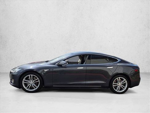 Used 2015 Tesla Model S 70 RWD image 9