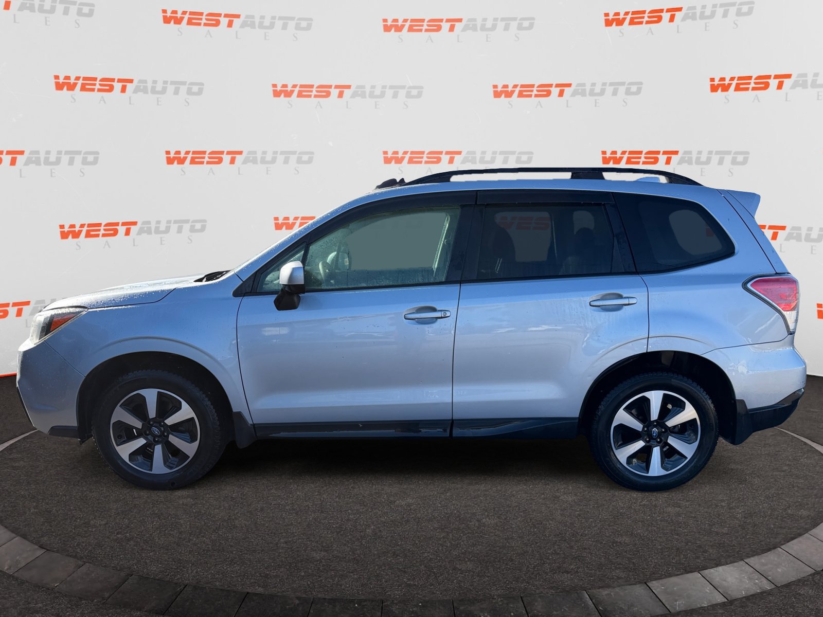 Used 2017 Subaru Forester 2.5i Premium w/ Protection Package #1 AWD/4WD image 2